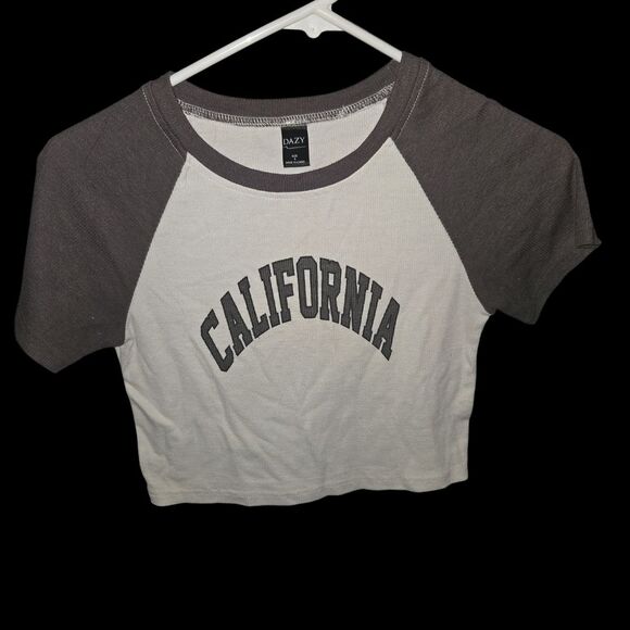 Tops - Daisy California Graphic Crop Top - Black and White